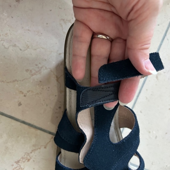 Sketchers Women's Size 9 Navy Sling Back Wedge Suede Peep Toe Memory Foam Sandle - Picture 8 of 11